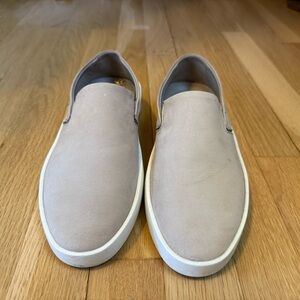 Wolf and Shepherd Cruise slip on